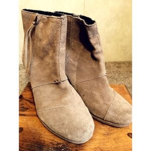 Toms Wedge boots